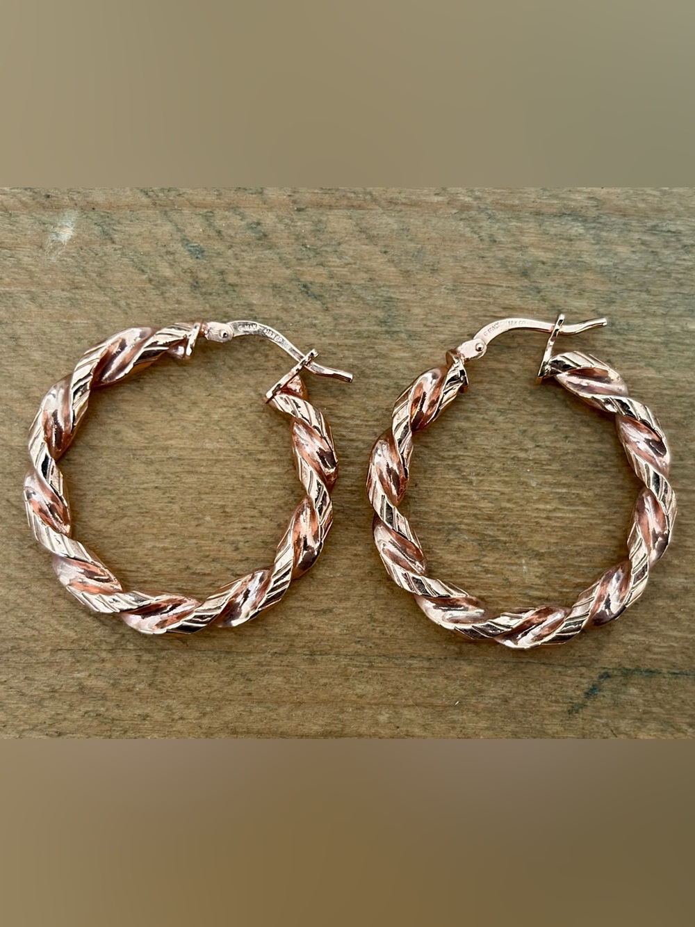 VINTAGE G ITALY 18K GP TWISTED HOOP EARRINGS, ROSE GOLD PLATED